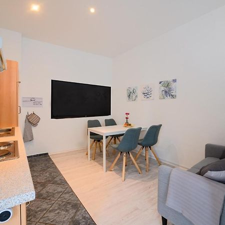 Grosszuegige Wohnung, Top-Lage Auf Dem Werder, Max 4 Personen Magdeburgo Esterno foto